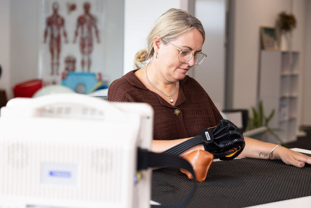 Henry - Hand robotic rehabilitation system