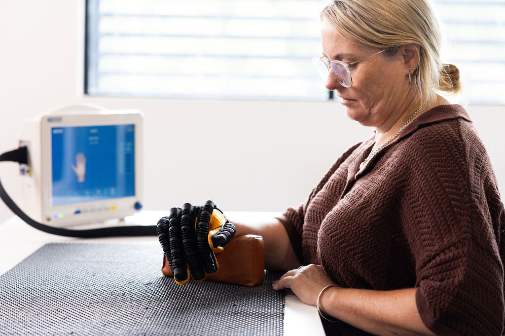 Henry - Hand robotic rehabilitation system